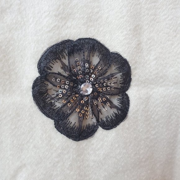 Bindya New York Cream Cashmere Wrap - Picture 5 of 13